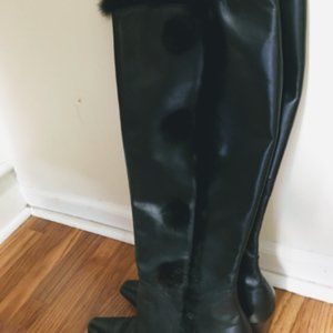 Bellini boots with black fur trim.